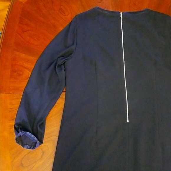 Black dress with sheer sleeves - Picture 10 of 12